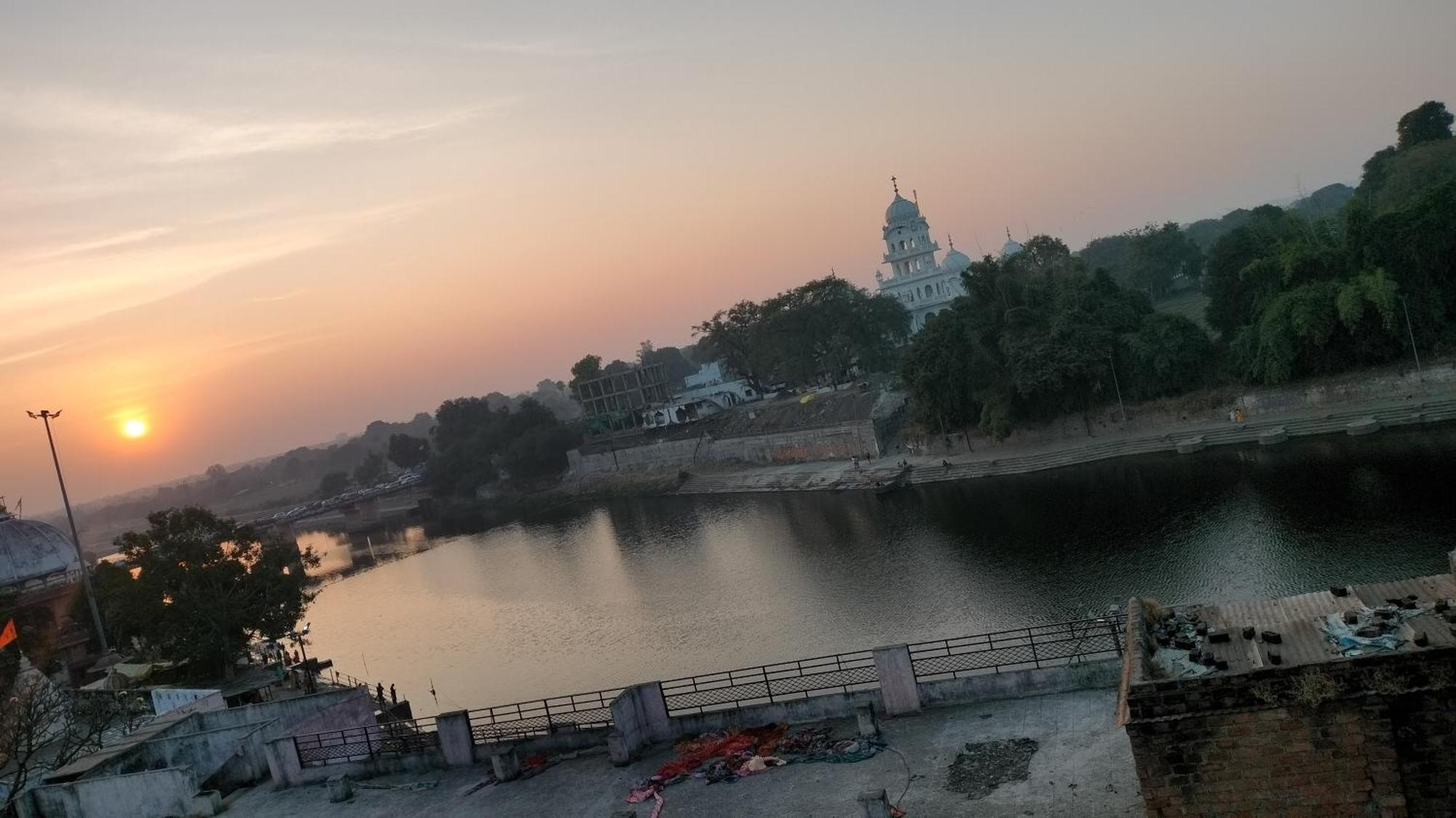 Kailash Kuti Guest House Ujjain Bagian luar foto