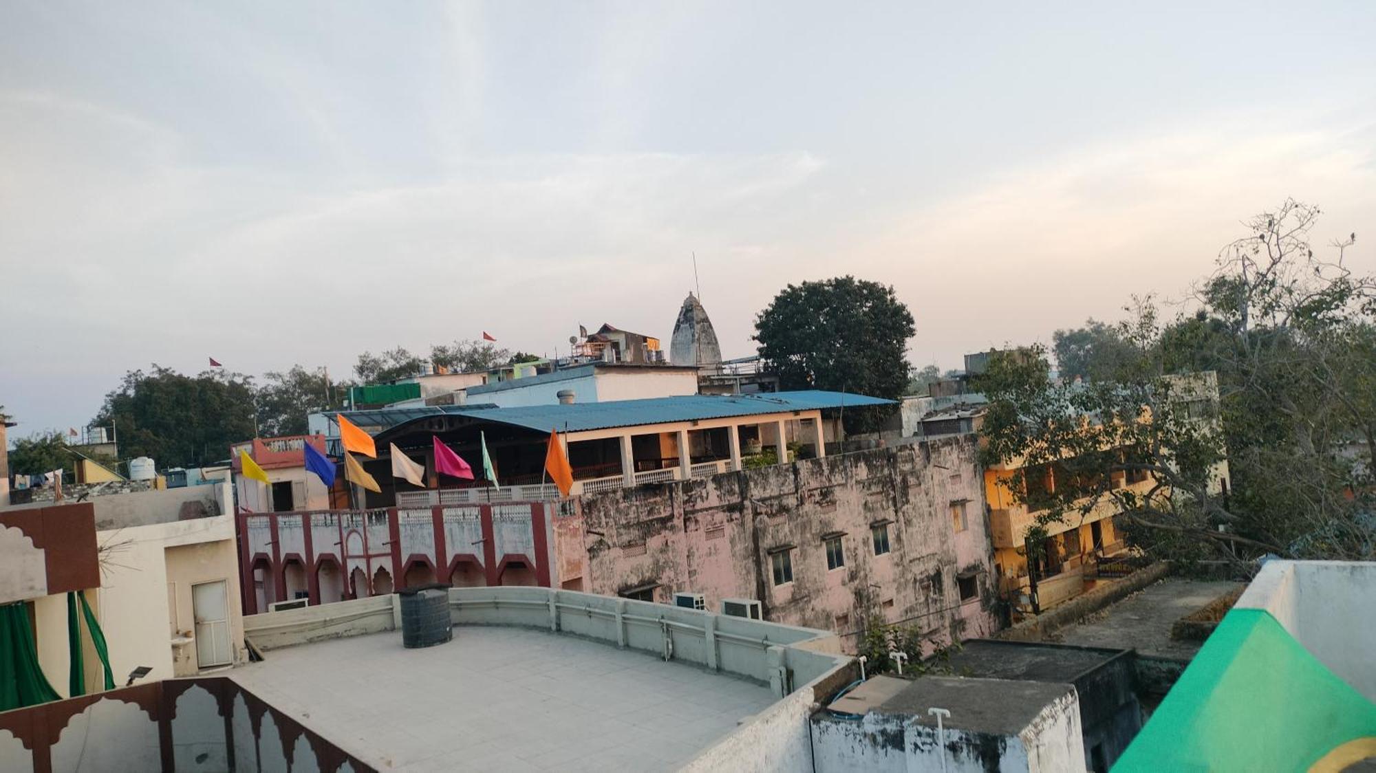 Kailash Kuti Guest House Ujjain Bagian luar foto