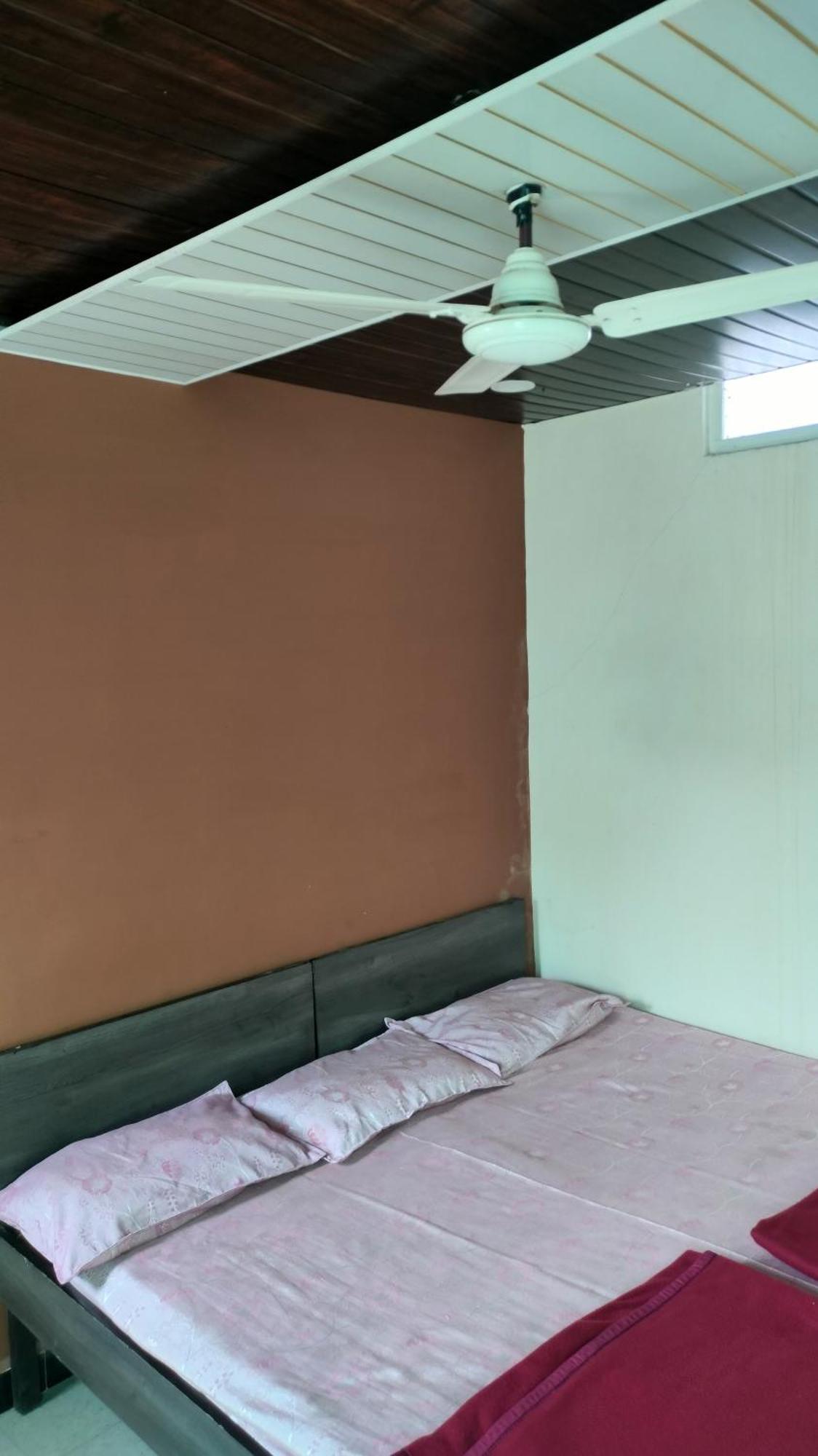 Kailash Kuti Guest House Ujjain Ruang foto